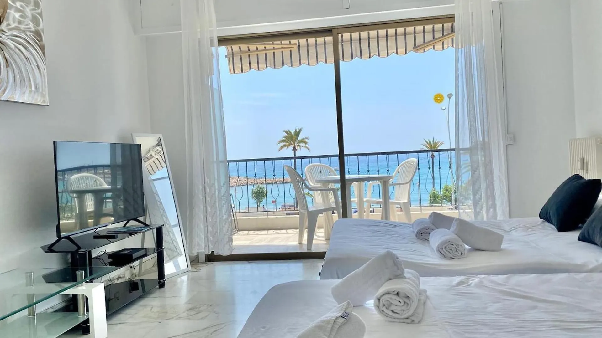 Le Mona Lisa, Vue Mer, Balcon Menton Apartamento